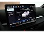 Volkswagen T-Roc 1.5 eTsi 150pk DSG R-Line First Edition Trekhaak Camera Stoelverwarming Carplay