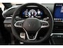 Volkswagen T-Roc 1.5 eTsi 150pk DSG R-Line First Edition Trekhaak Camera Stoelverwarming Carplay