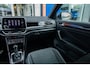 Volkswagen T-Roc 1.5 TSI R-Line Business+ | Trekhaak | Cruise adaptief | Matrix LED | Camera | Stoelverwarming | Apple Carplay/Android Auto | | Achteruitrijcamera | Airco (automatisch) | Apple Carplay/Android Auto|telefoonintegratie premium
