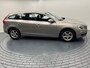 Volvo V60 2.0 D2 Nordic+ Trekhaak-Navigatie-Cr.contr-Clima-Stoelverwarming-Parkeersensoren-Lm16''velgen