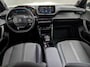 Peugeot e-2008 EV Allure 50 kWh | Dealer Onderhouden! | 1e Eigenaar! | Navi By App | Clima | Cruise Control | Parkeersensoren | DAB | LED | Lichtmetalen Velgen