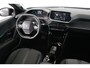 Peugeot e-2008 EV Allure 50 kWh | Dealer Onderhouden! | SOH 99% | 1e Eigenaar! | Navi By App | Clima | Cruise Control | Parkeersensoren | DAB | LED | Lichtmetalen Velgen
