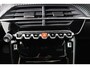 Peugeot e-2008 EV Allure 50 kWh | Dealer Onderhouden! | SOH 99% | 1e Eigenaar! | Navi By App | Clima | Cruise Control | Parkeersensoren | DAB | LED | Lichtmetalen Velgen