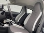 Toyota Aygo 1.0 VVT-i x-play Nederlandse auto, achteruitrijcamera, airconditioning, navigatie, Nieuw geleverd en dealeronderhouden, neerklapbare achterbank, nette auto!