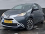 Toyota Aygo 1.0 VVT-i x-play Nederlandse auto, achteruitrijcamera, airconditioning, navigatie, Nieuw geleverd en dealeronderhouden, neerklapbare achterbank, nette auto!