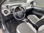 Toyota Aygo 1.0 VVT-i x-play Nederlandse auto, achteruitrijcamera, airconditioning, navigatie, Nieuw geleverd en dealeronderhouden, neerklapbare achterbank, nette auto!