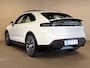 Porsche Macan 4S 100kWh 449PK-SOH 97%-LUCHTV.-PANO-HEAD UP-MATRIX-STOELEN 14 VOUDIG-VIERWIELSTURING-TREKHAAK