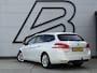 Peugeot 308 SW 1.2 PureTech Blue Lease Executive 2e Eigenaar|Navi|Clima|Cruise|Pano|Trekhaak|Carplay|PDC V+A|D-riem vv in2024|N.A.P|APK tot 04-2027