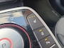 Kia Niro EV e-Niro DynamicPlusLine 64 kWh | Trekhaak | Schuifdak | Navigatie | Stoel en stuurverwarming | Camera | Apple Carplay / Android Auto | Parkeersensoren voor en achter |
