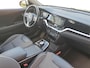 Kia Niro EV e-Niro DynamicPlusLine 64 kWh | Trekhaak | Schuifdak | Navigatie | Stoel en stuurverwarming | Camera | Apple Carplay / Android Auto | Parkeersensoren voor en achter |