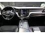 Volvo XC60 2.0 D4 AWD Momentum Camera/Parkeersensor v,a/Stoelverwarming/Trekhaak uitklapbaar