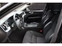 Volvo XC60 2.0 D4 AWD Momentum Camera/Parkeersensor v,a/Stoelverwarming/Trekhaak uitklapbaar
