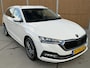 Skoda Octavia Combi 1.0 e-TSI Business Edition Plus Automaat | Achteruitrijcamera | Stoelverwarming | LED verlichting | DAB radio | Signaalkleur | Adaptieve cruise control | Lane Assist | Sfeerverlichting | Parkeersensoren voor en achter