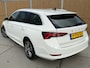 Skoda Octavia Combi 1.0 e-TSI Business Edition Plus Automaat | Achteruitrijcamera | Stoelverwarming | LED verlichting | DAB radio | Signaalkleur | Adaptieve cruise control | Lane Assist | Sfeerverlichting | Parkeersensoren voor en achter