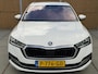 Skoda Octavia Combi 1.0 e-TSI Business Edition Plus Automaat | Achteruitrijcamera | Stoelverwarming | LED verlichting | DAB radio | Signaalkleur | Adaptieve cruise control | Lane Assist | Sfeerverlichting | Parkeersensoren voor en achter
