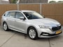Skoda Octavia Combi 1.0 e-TSI Ambition Automaat | LED verlichting | Climate control | Cruise control | Apple CarPlay/Android Auto | Navigatiesysteem | DAB ontvanger | Digitale cockpit | Parkeersensoren achter