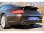 Porsche 911 997.2 3.6 Carrera PDK MK2| 2 eig. | Org.NL NAP | Youngtimer | Schuifdak | Volleder | Sportuitlaat | 19 inch | MY 2009 | Macadamia Metallic PTS | Volledig Onderhouden