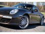 Porsche 911 997.2 3.6 Carrera PDK MK2| 2 eig. | Org.NL NAP | Youngtimer | Schuifdak | Volleder | Sportuitlaat | 19 inch | MY 2009 | Macadamia Metallic PTS | Volledig Onderhouden