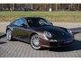 Porsche 911 997.2 3.6 Carrera PDK MK2| 2 eig. | Org.NL NAP | Youngtimer | Schuifdak | Volleder | Sportuitlaat | 19 inch | MY 2009 | Macadamia Metallic PTS | Volledig Onderhouden