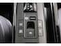 Toyota Prius Plug-in Hybrid 220 Executive, Blind Spot, Apple Carplay & Android Auto, Stoel & Stuur verwarming, Parkeersensoren!
