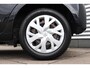 Toyota Yaris 1.5 VVT-i Active Parkeersensoren voor en achter, Rubberen matten, Parkeercamera, Dealer onderhouden!