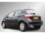 Toyota Yaris 1.5 VVT-i Active Parkeersensoren voor en achter, Rubberen matten, Parkeercamera, Dealer onderhouden!