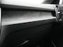 Volvo XC40 Single Motor Extended Range Ultimate 82 kWh 252pk Dealer O.H. | Panodak | Adaptive Cruise | 360 Camera | Harman / Kardon | Warmtepomp | Sportstoelen Memory & Verwarmd | Google Assistent | Keyless | Blis | Stuur Verwarmd | Apple Carplay | DAB | 19"L.M |