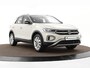 Volkswagen T-Roc 1.5 TSI 150pk DSG Style · Camera · Keyless · ACC · Apple/Android Car Play · Dodehoeksensor · Elek. Achterklep · Parkeerassistent · Alarmklasse 3 ·