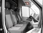 Volkswagen Crafter 30 2.0 TDI 140pk DSG L3H3 Highline · Camera · Cruise Control · Trekhaak · P-Sensoren · Apple/Android Car Play · 3 Zitplaatsen · Garantie t/m 04-09-2028 of 120.000km