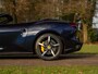 Ferrari Portofino M 3.9 V8 | VERWACHT | Blu America! | Pass. display | Veel alcantara! | Carbon interieur