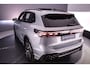 Volkswagen Tiguan R-Line Edition 1.5 TSI eHybrid 272pk DSG Automaat Trekhaak, Black Style, Panoramadak, Adaptive cruise control, 360 camera, Navigatie