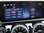Mercedes-Benz A-klasse 200 177pk Automaat MHEV AMG Line Achteruitrij Camera Verwarmde voorstoelen Navigatie LED Climate control Adaptive Cruise control Parkeersensoren Apple Carplay & Android Auto