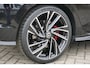 Volkswagen Golf 2.0 TSI GTI Clubsport 300PK + PANORAMADAK / IQ LIGHT / STUURVERWARMING / 19"