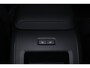 Volvo XC60 T6 Recharge AWD Plus Black Edition - Panorama/schuifdak - IntelliSafe Assist & Surround - 360º Camera - Harman/Kardon audio - Verwarmde voorstoelen, stuur & achterbank - Parkeersensoren voor & achter - Elektr. bedienb. voorstoelen met geheugen - Head up display - Draadloze tel. lader - Extra getint glas - Inklapbare trekhaak - 21' LMV