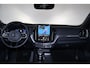Volvo XC60 T6 Recharge AWD Plus Black Edition - Panorama/schuifdak - IntelliSafe Assist & Surround - 360º Camera - Harman/Kardon audio - Verwarmde voorstoelen, stuur & achterbank - Parkeersensoren voor & achter - Elektr. bedienb. voorstoelen met geheugen - Head up display - Draadloze tel. lader - Extra getint glas - Inklapbare trekhaak - 21' LMV