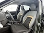 Citroën C3 Aircross SUV Plus 100pk | Navigatie via draadloze Apple Carplay / Android Auto | Achteruitrijcamera | Climate Control | Cruise Control | Parkeersensoren | Armsteun | Bluetooth | DAB+ radio | Comfortstoelen | Elektrisch inklapbare spiegels | Led koplampen | Multifunctioneel stuurwiel | Donker getint glas | Afwijkende dakkleur | 17" lichtmetalen velgen |