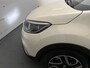 Renault Captur SUV Xmod 120 pk Automaat | Navigatie | Achteruitrijcamera | Parkeersensoren Achter | Lederen Bekleding | Voorstoelen Verwarmd | Keyless Entry/Start | LED Dagrijverlichting | Climate Control | Cruise Control | 17" Lichtmetalen Velgen |