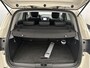 Renault Captur SUV Xmod 120 pk Automaat | Navigatie | Achteruitrijcamera | Parkeersensoren Achter | Lederen Bekleding | Voorstoelen Verwarmd | Keyless Entry/Start | LED Dagrijverlichting | Climate Control | Cruise Control | 17" Lichtmetalen Velgen |