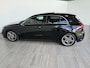 Mercedes-Benz A-klasse 180 Business Solution AMG | Panoramadak | Sfeerverlichting | Stoelverwarming |