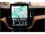 Volvo XC60 2.0 T8 AWD 335kW/456pk Aut8 Recharge Ultra Dark LUCHTVERING + BOWERS&WILKINS + PANORAMADAK + BLIS + HEAD-UP + PILOT ASSIST + V&A STOEL-&STUURVERWARMING + ADAPT.CRUISE + GOOGLE DASH&SERVICES + STOELVENTILATIE&-MASSAGE + 360 CAMERA + 22" LM-VELGEN!!