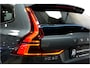 Volvo XC60 2.0 T8 AWD 335kW/456pk Aut8 Recharge Ultra Dark LUCHTVERING + BOWERS&WILKINS + PANORAMADAK + BLIS + HEAD-UP + PILOT ASSIST + V&A STOEL-&STUURVERWARMING + ADAPT.CRUISE + GOOGLE DASH&SERVICES + STOELVENTILATIE&-MASSAGE + 360 CAMERA + 22" LM-VELGEN!!