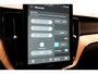 Volvo XC60 2.0 T8 AWD 335kW/456pk Aut8 Recharge Ultra Dark LUCHTVERING + BOWERS&WILKINS + PANORAMADAK + BLIS + HEAD-UP + PILOT ASSIST + V&A STOEL-&STUURVERWARMING + ADAPT.CRUISE + GOOGLE DASH&SERVICES + STOELVENTILATIE&-MASSAGE + 360 CAMERA + 22" LM-VELGEN!!