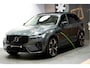 Volvo XC60 2.0 T8 AWD 335kW/456pk Aut8 Recharge Ultra Dark LUCHTVERING + BOWERS&WILKINS + PANORAMADAK + BLIS + HEAD-UP + PILOT ASSIST + V&A STOEL-&STUURVERWARMING + ADAPT.CRUISE + GOOGLE DASH&SERVICES + STOELVENTILATIE&-MASSAGE + 360 CAMERA + 22" LM-VELGEN!!
