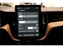 Volvo XC60 2.0 T8 AWD 335kW/456pk Aut8 Recharge Ultra Dark LUCHTVERING + BOWERS&WILKINS + PANORAMADAK + BLIS + HEAD-UP + PILOT ASSIST + V&A STOEL-&STUURVERWARMING + ADAPT.CRUISE + GOOGLE DASH&SERVICES + STOELVENTILATIE&-MASSAGE + 360 CAMERA + 22" LM-VELGEN!!