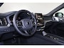 Volvo XC60 T8 Recharge AWD Ultra Black Edition Exec - Luchtvering - Panorama/schuifdak - IntelliSafe Assist & Surround - 360º Camera - Bowers & Wilkins audio - Adaptieve LED koplampen - Verwarmde voorstoelen, stuur & achterbank - Parkeersensoren voor & achter - Elektr. bedienb. voorstoelen met geheugen - Head up display - Draadloze tel. lader - Extra getint glas - Inklapbare trekhaak - 22' LMV