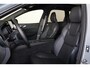 Volvo XC60 T8 Recharge AWD Ultra Black Edition Exec - Luchtvering - Panorama/schuifdak - IntelliSafe Assist & Surround - 360º Camera - Bowers & Wilkins audio - Adaptieve LED koplampen - Verwarmde voorstoelen, stuur & achterbank - Parkeersensoren voor & achter - Elektr. bedienb. voorstoelen met geheugen - Head up display - Draadloze tel. lader - Extra getint glas - Inklapbare trekhaak - 22' LMV