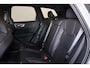 Volvo XC60 T8 Recharge AWD Ultra Black Edition Exec - Luchtvering - Panorama/schuifdak - IntelliSafe Assist & Surround - 360º Camera - Bowers & Wilkins audio - Adaptieve LED koplampen - Verwarmde voorstoelen, stuur & achterbank - Parkeersensoren voor & achter - Elektr. bedienb. voorstoelen met geheugen - Head up display - Draadloze tel. lader - Extra getint glas - Inklapbare trekhaak - 22' LMV