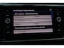 Volkswagen T-Cross 1.0 TSI Style R-Line achteruitrijcamera digitalcockpit 18" LMV spiegel pakket lendesteun LED verlichting pdc voor en achter navigatie stoelverwarming ACC multifunctioneel stuurwiel side assist dodehoek sensor