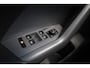 Volkswagen T-Cross 1.0 TSI Style R-Line achteruitrijcamera digitalcockpit 18" LMV spiegel pakket lendesteun LED verlichting pdc voor en achter navigatie stoelverwarming ACC multifunctioneel stuurwiel side assist dodehoek sensor