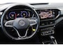 Volkswagen T-Cross 1.0 TSI Style R-Line achteruitrijcamera digitalcockpit 18" LMV spiegel pakket lendesteun LED verlichting pdc voor en achter navigatie stoelverwarming ACC multifunctioneel stuurwiel side assist dodehoek sensor